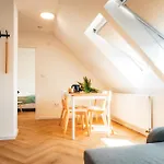 - Z Pomostem I Prywatnym Dostepem Do Jeziora Apartmanhotel 3*