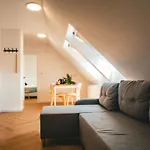 - Z Pomostem I Prywatnym Dostepem Do Jeziora Apartmanhotel