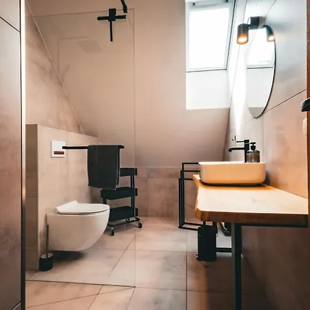 - Z Pomostem I Prywatnym Dostepem Do Jeziora